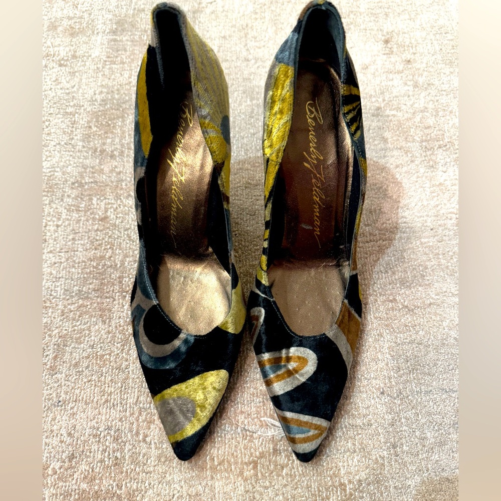 Fabulous deco velvet heels! Size 37